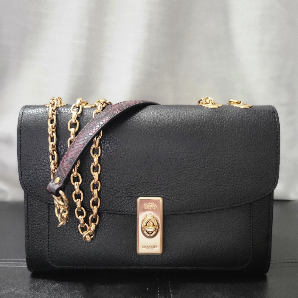 Lane Shoulder Bag